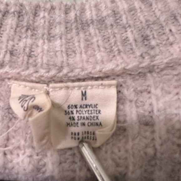 Sky and Sparrow Cropped Sweater - Picture 9 of 9